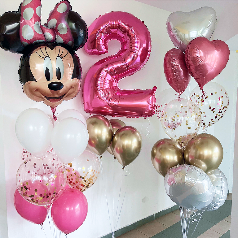 Balónková výzdoba s Minnie a číslicí 2 na dětskou narozeninovou oslavu.